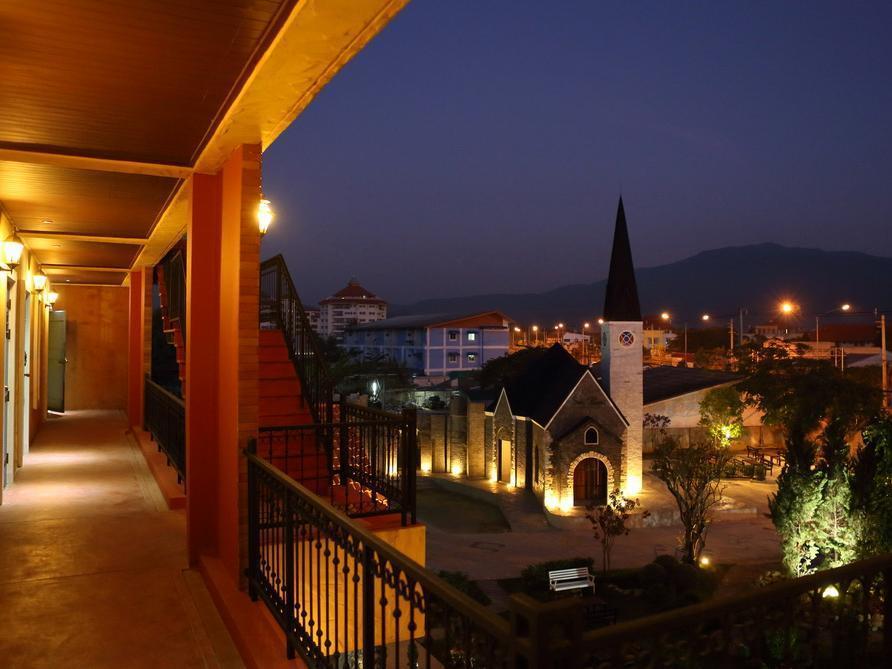 San Pareni Hotel Chiang Mai Esterno foto