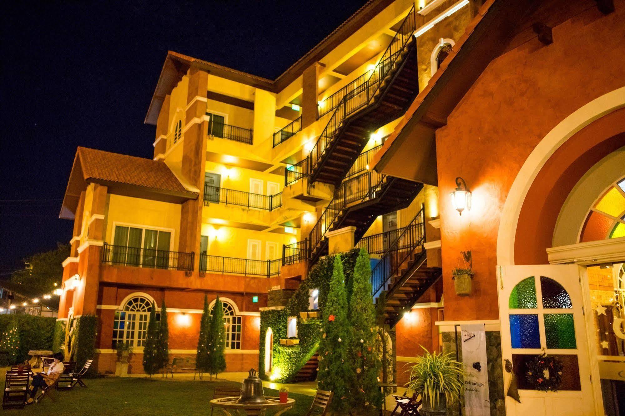 San Pareni Hotel Chiang Mai Esterno foto