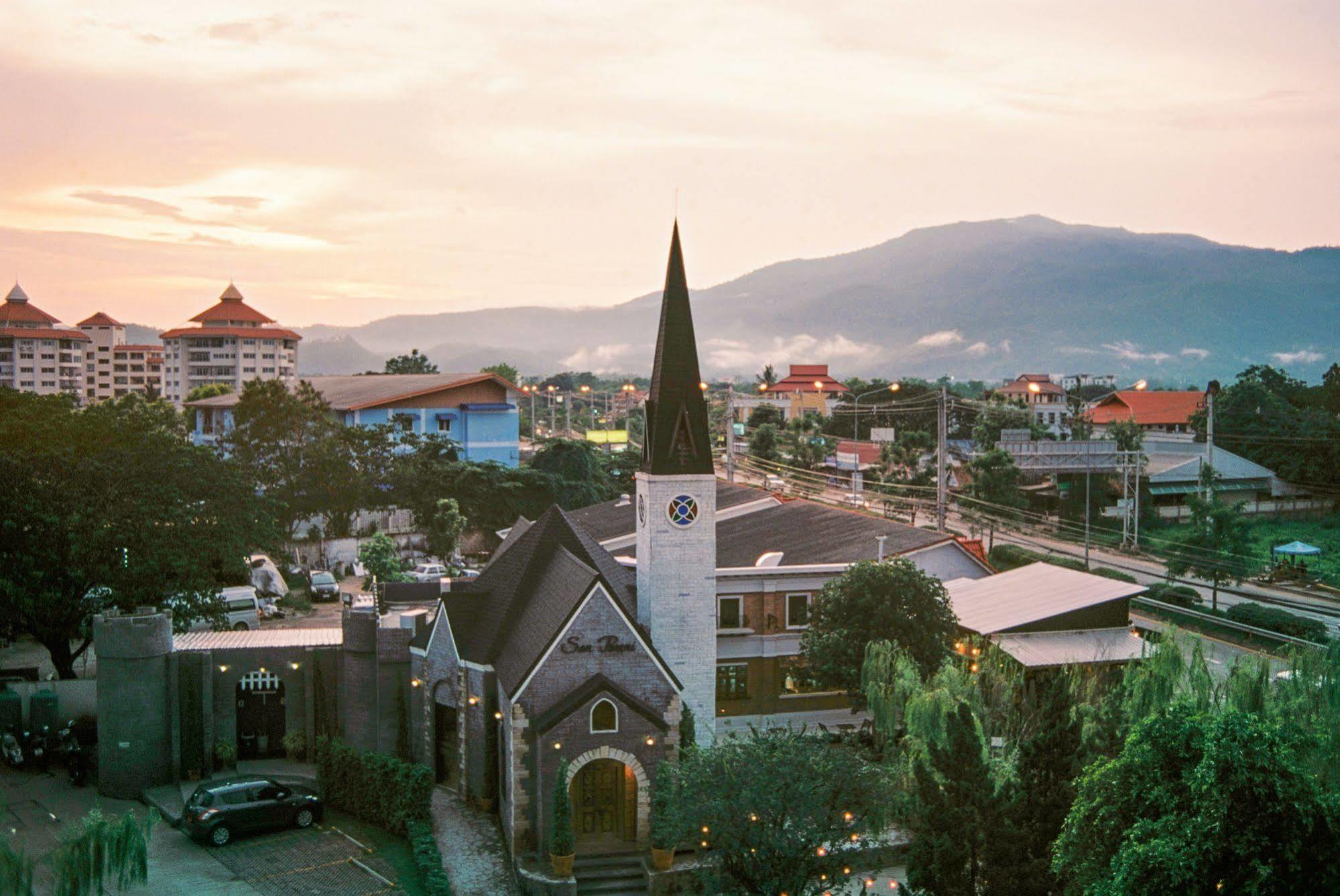 San Pareni Hotel Chiang Mai Esterno foto